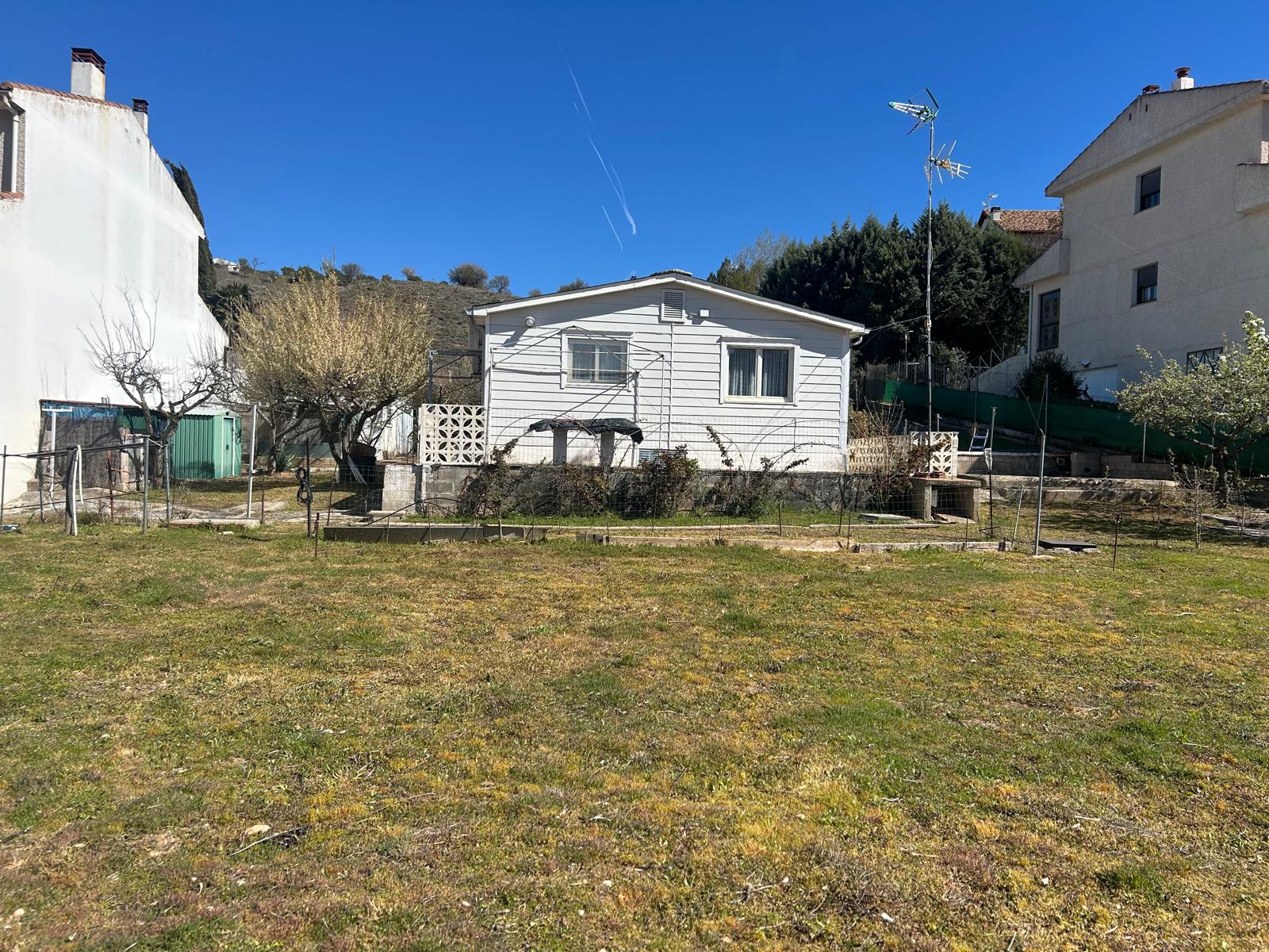 Terreno con casita de madera en Jadraque - Imagen 10