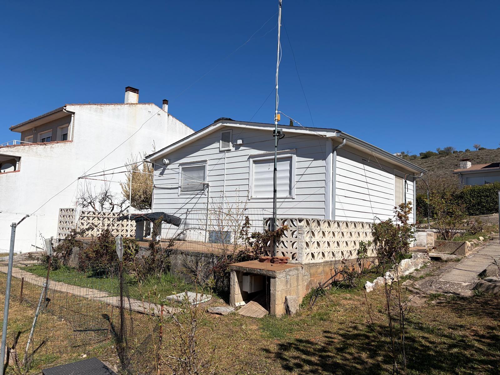 Terreno con casita de madera en Jadraque - Imagen 3